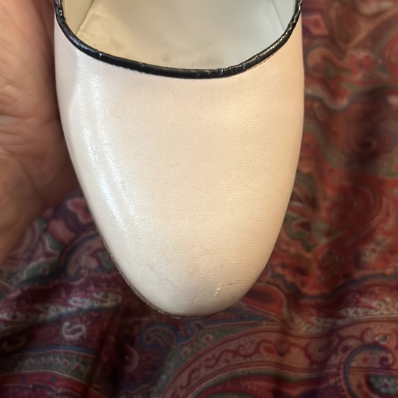 Karine Arabian Paris White leather shoes European 39 US 7 1/2. 3 inch heel - Picture 6 of 8